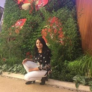 Meet your Posher, Edith